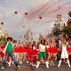 We Love a (Walt Disney World Christmas) Parade!